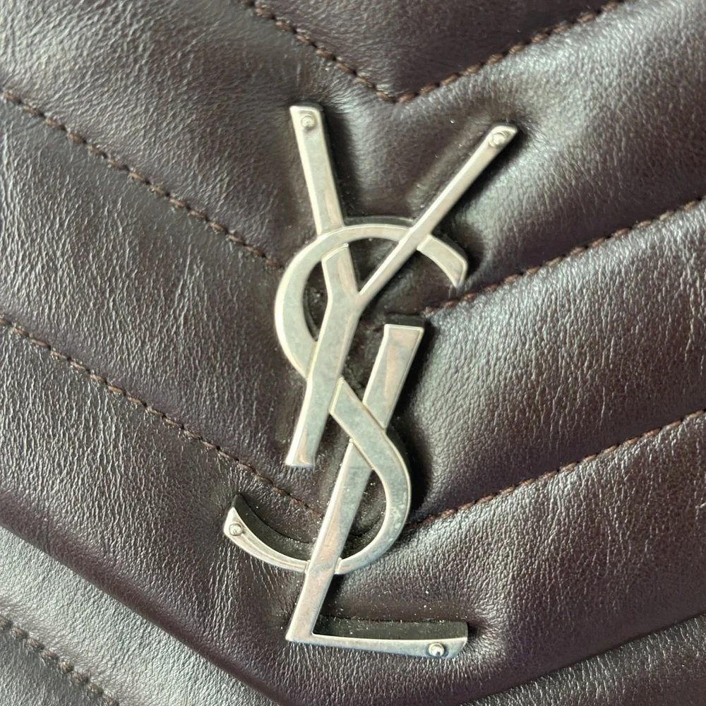 Authentic Saint Laurent Medium Loulou amaranto - Picture 7 of 11